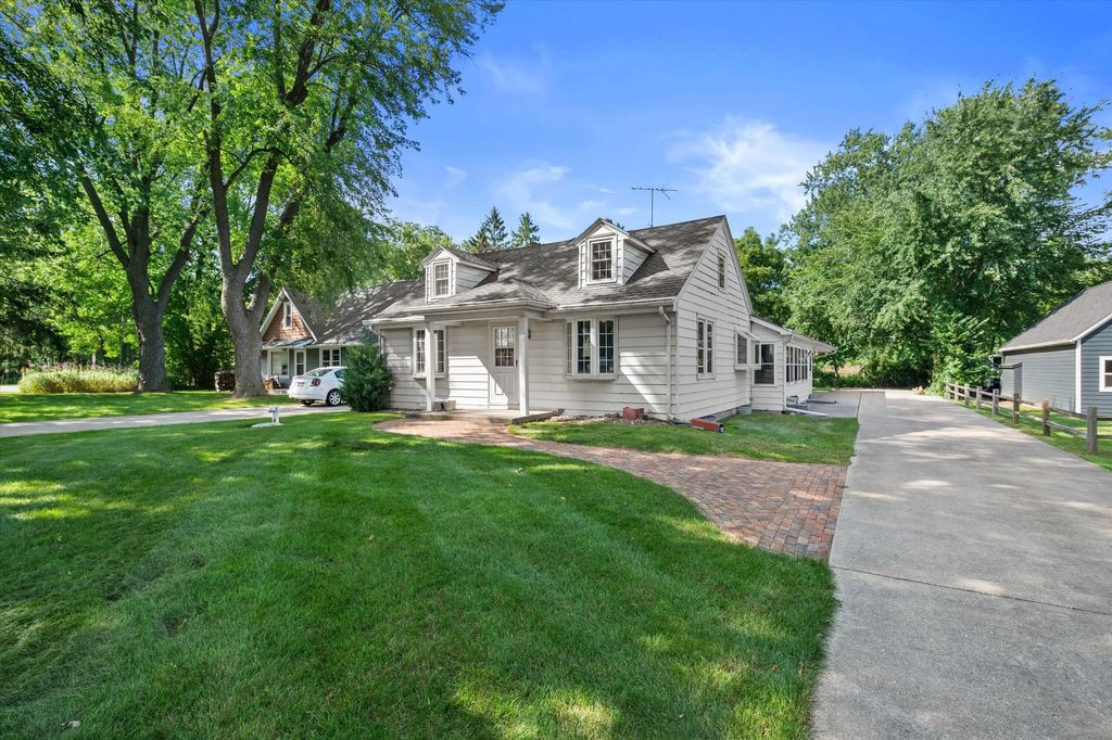 37738 Valley Rd, Summit