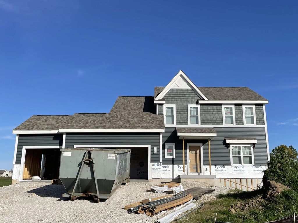 N69w26122 Brighton Dr, Lisbon