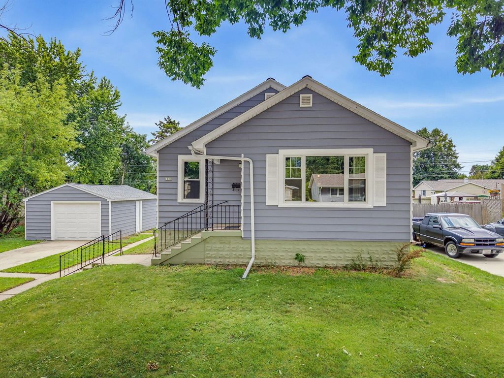 1021 Wilson Ave, Sheboygan