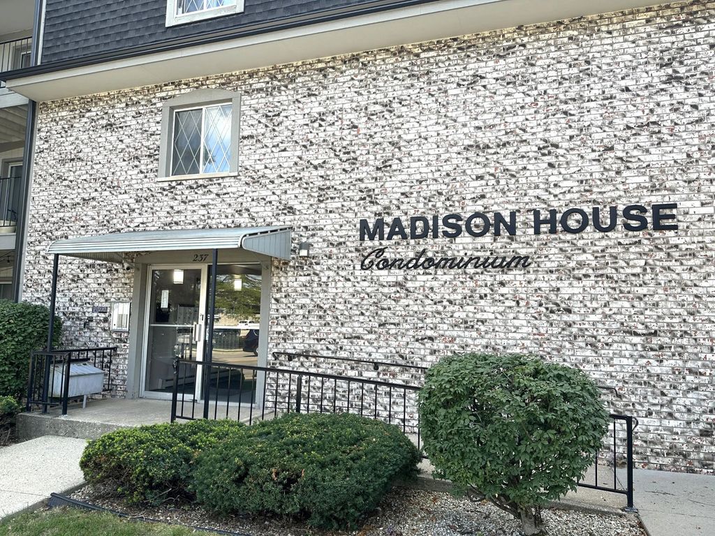 237 Madison St 55, Waukesha