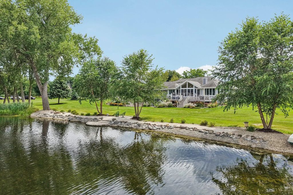 1223 N Laurel Ln, Summit
