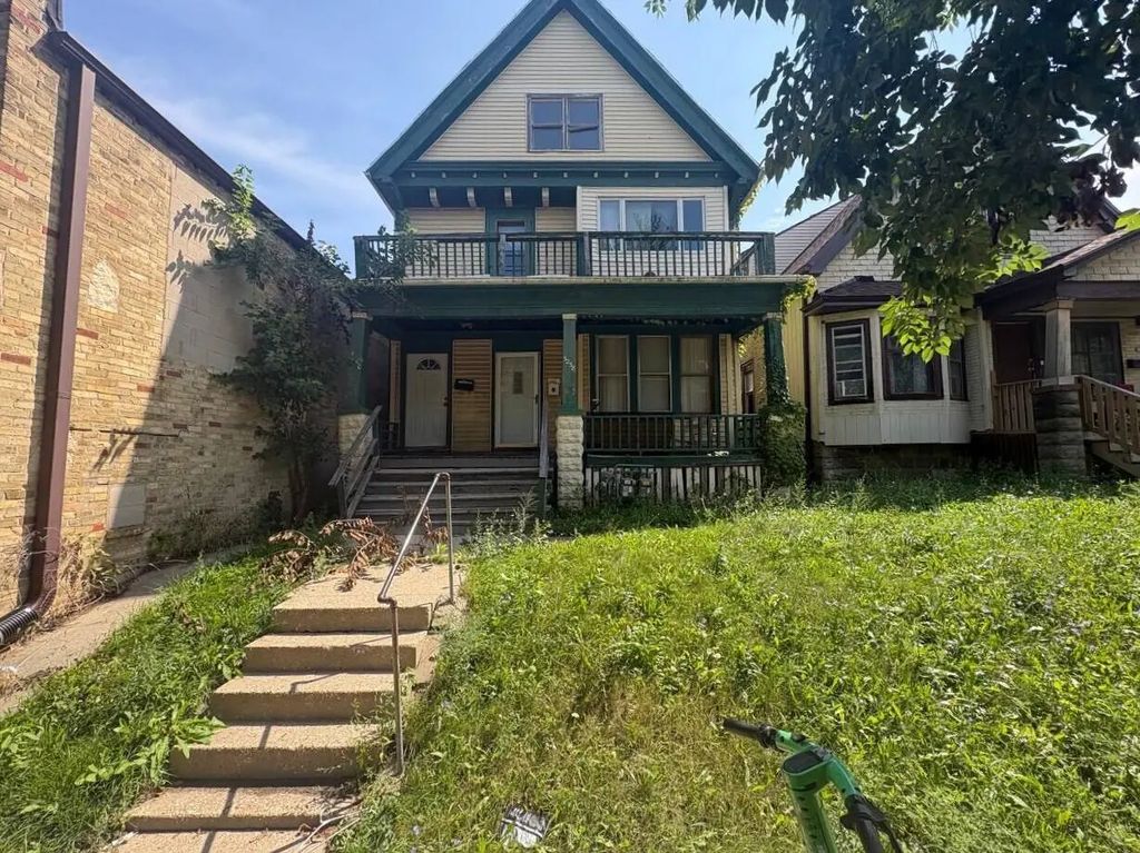 3258 N 33rd St, Milwaukee