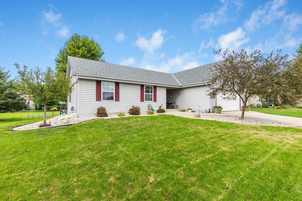 1205 Huron Way, Hartford