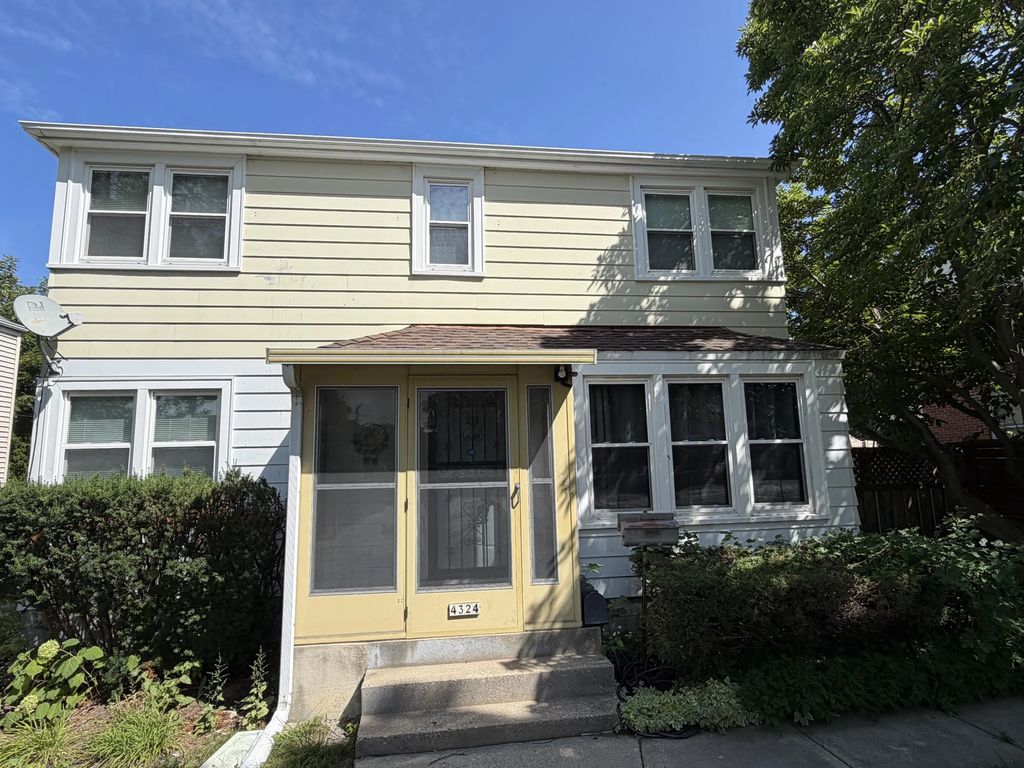 4324 N 15th St, Milwaukee