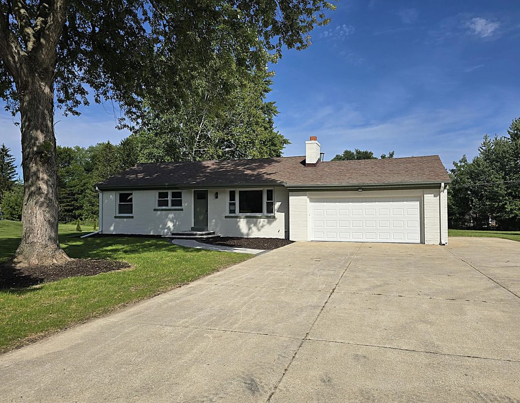 4220 N 162nd St, Brookfield