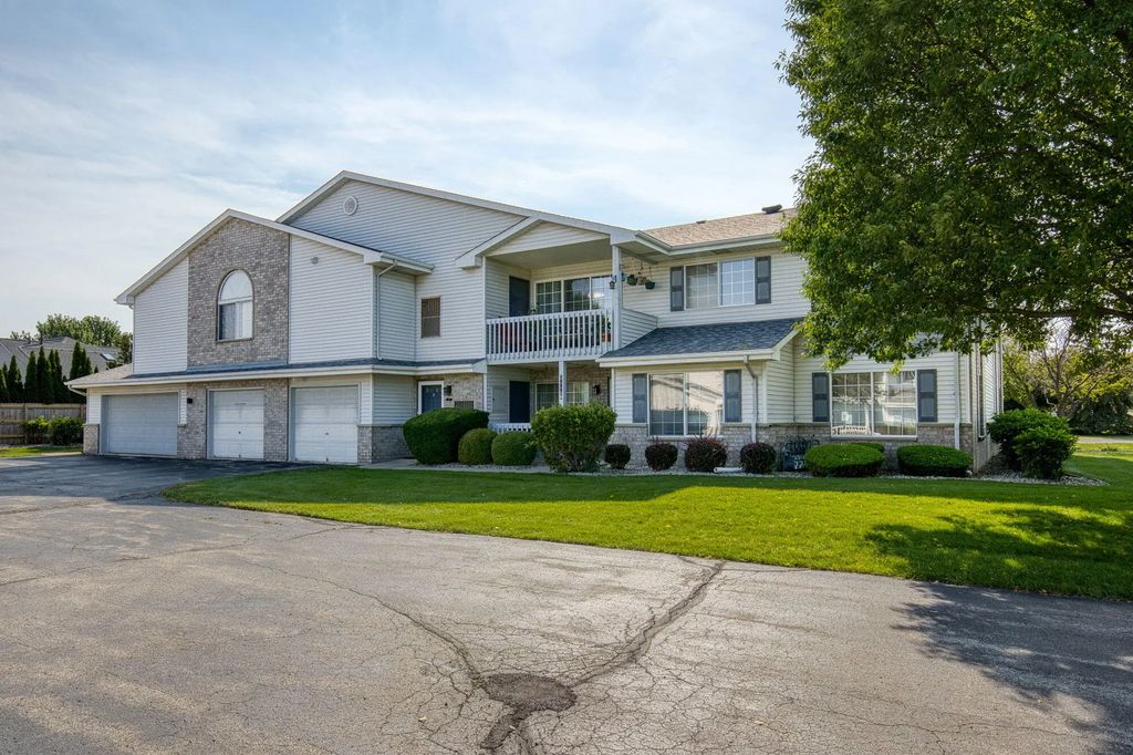 3405 85th St F, Kenosha