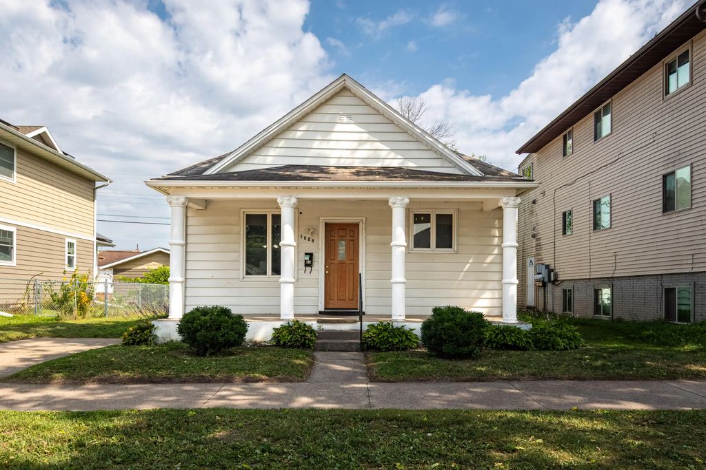 1009 5th Ave S, La Crosse