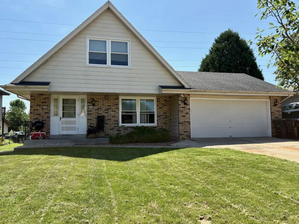 4449 W Tesch Ave, Greenfield