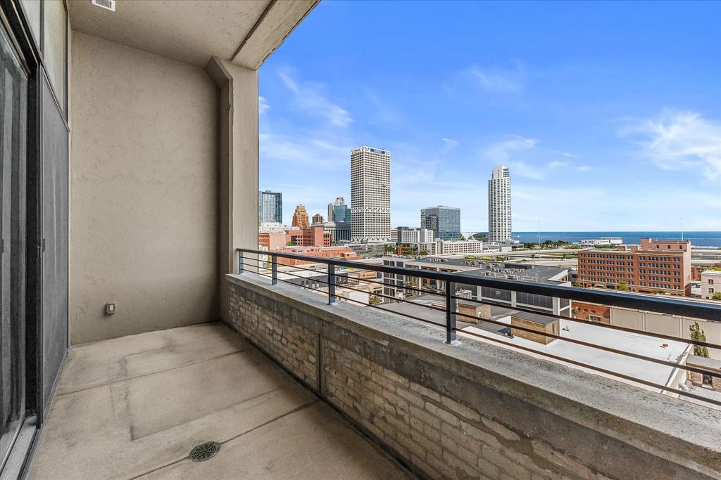 320 E Buffalo St 804, Milwaukee