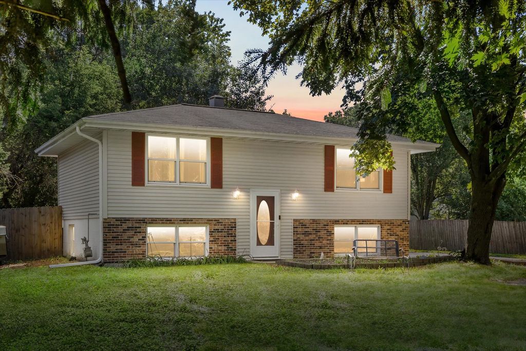 4445 Erie St, Caledonia