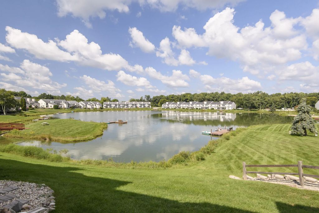 7760 W Tuckaway Shores Dr, Franklin