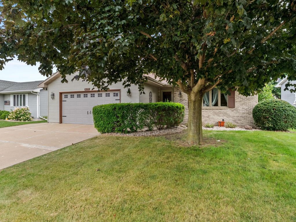 3177 Bellfield Dr, Oshkosh