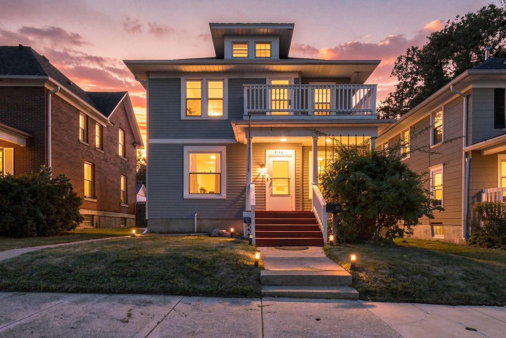 2142 Clarence Ave, Racine