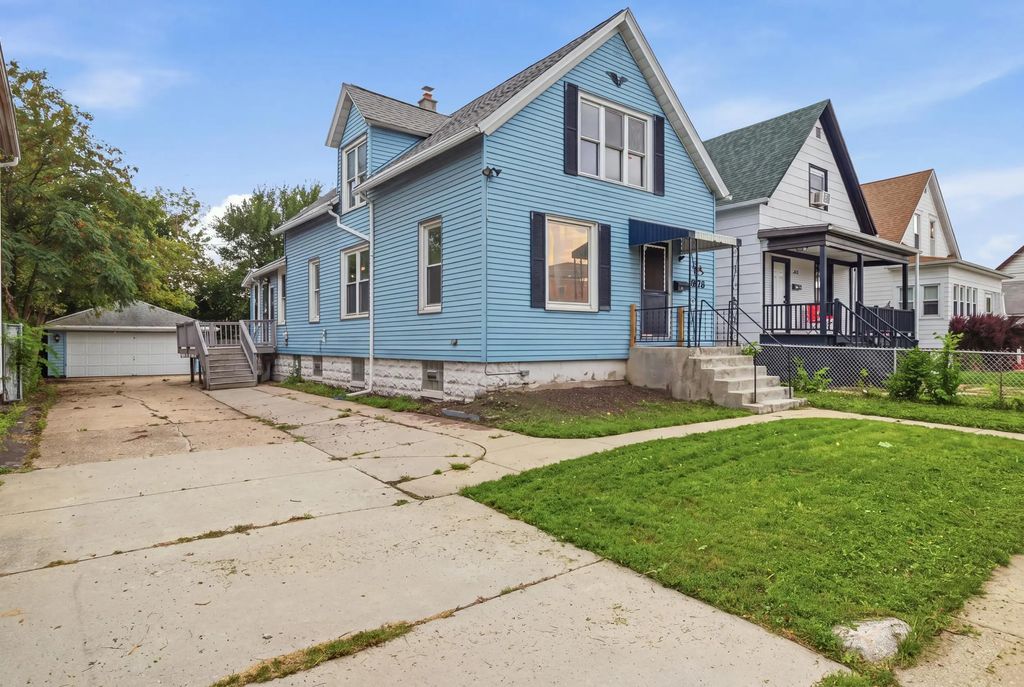 1805 S 77th St 1805 A, West Allis