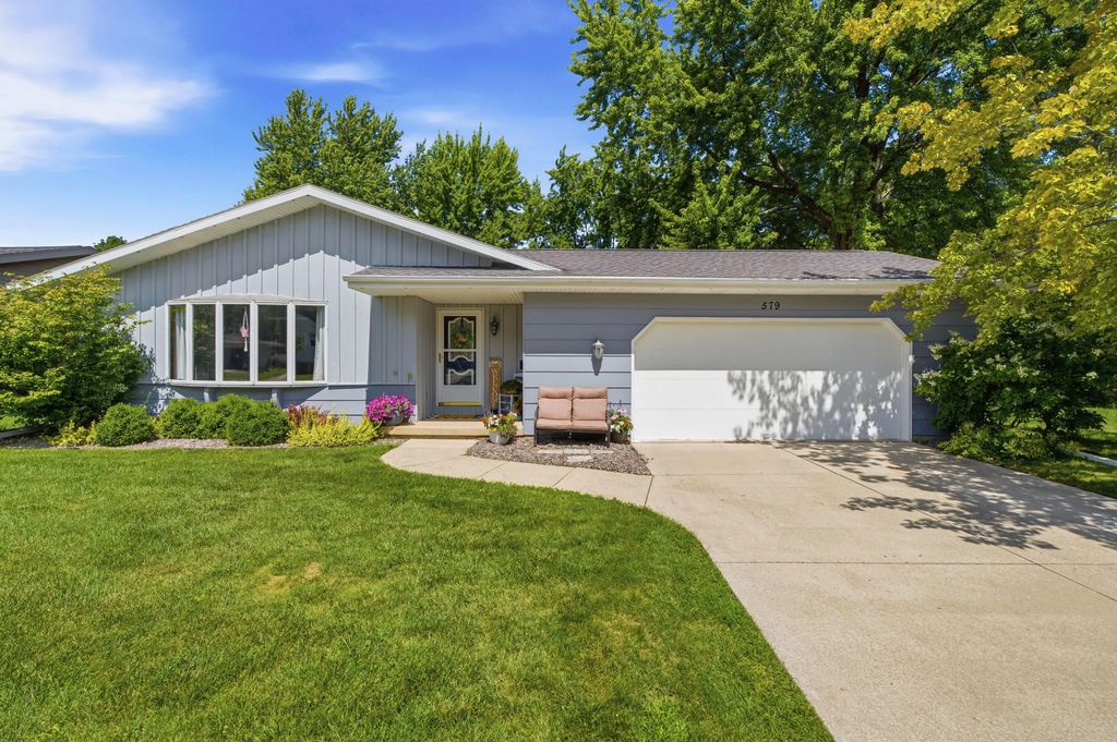 579 W Division St, Fond Du Lac