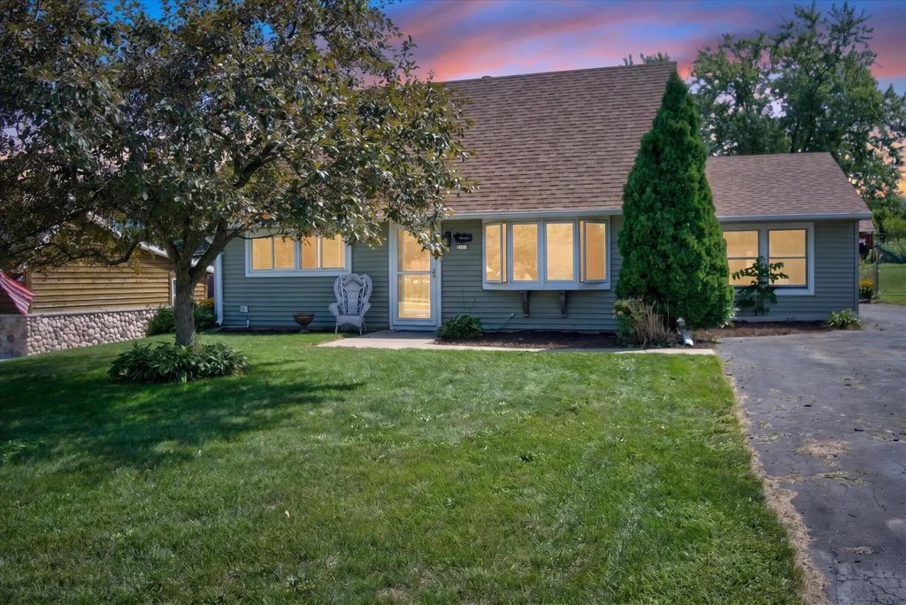 7101 W Allerton Ave, Greenfield