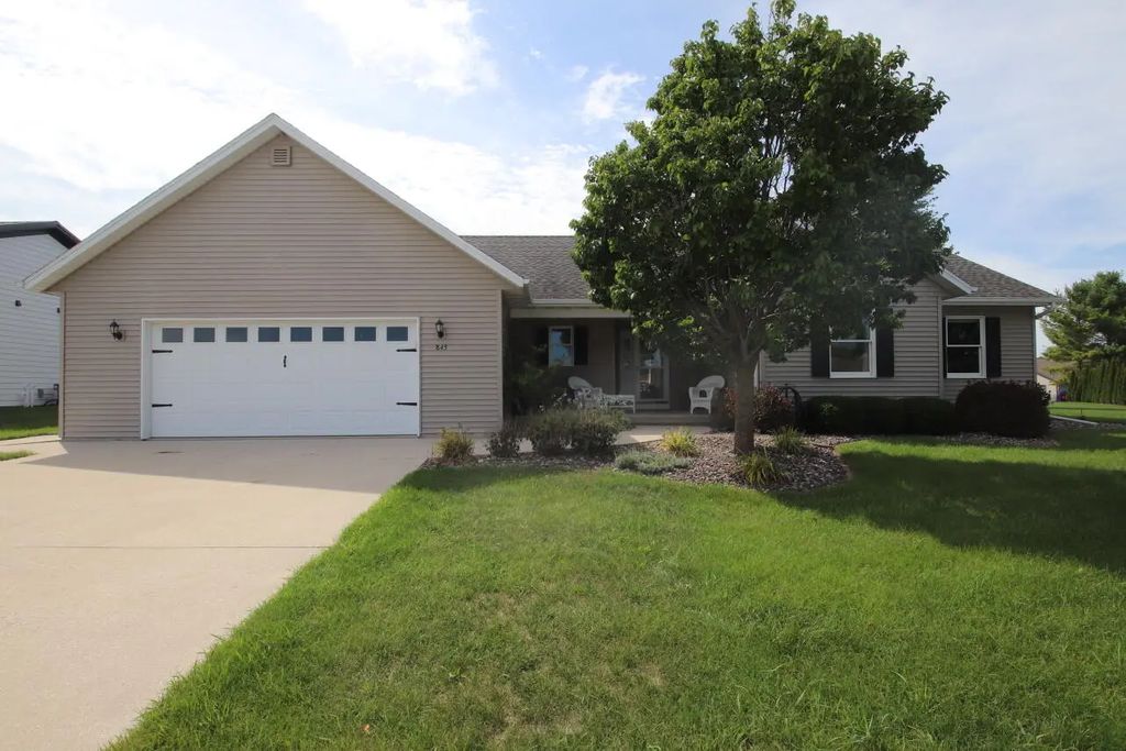 843 Crystal Rd, Kiel