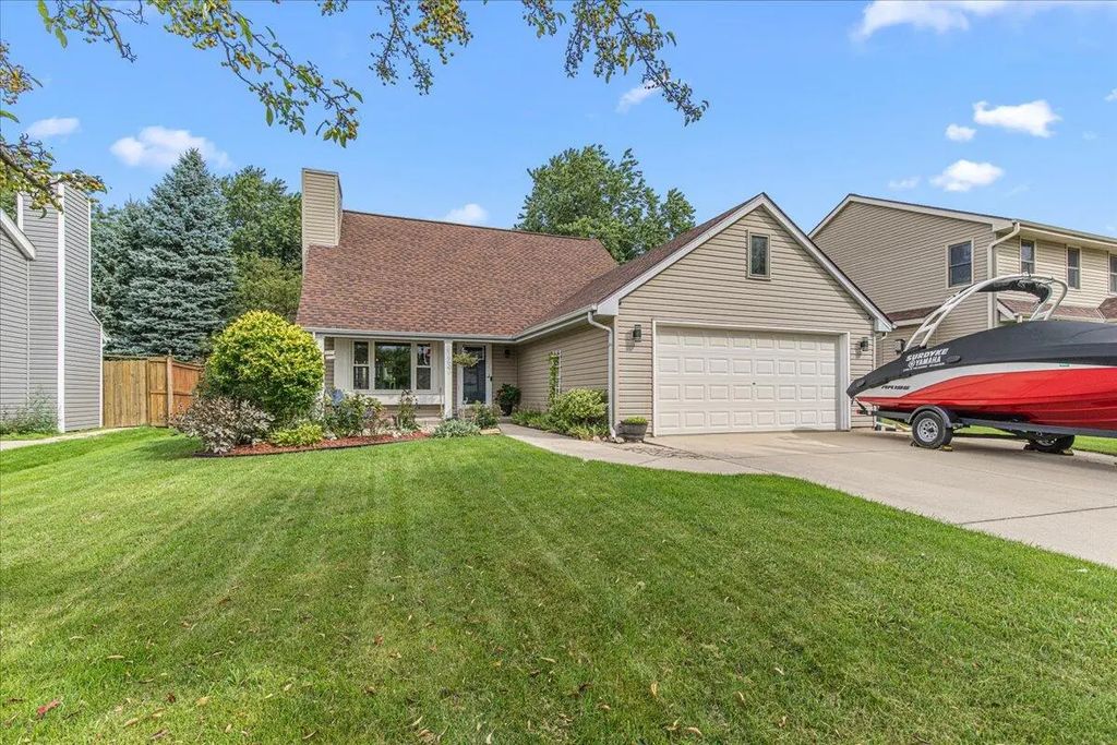 1312 Noel Ct, South Milwaukee