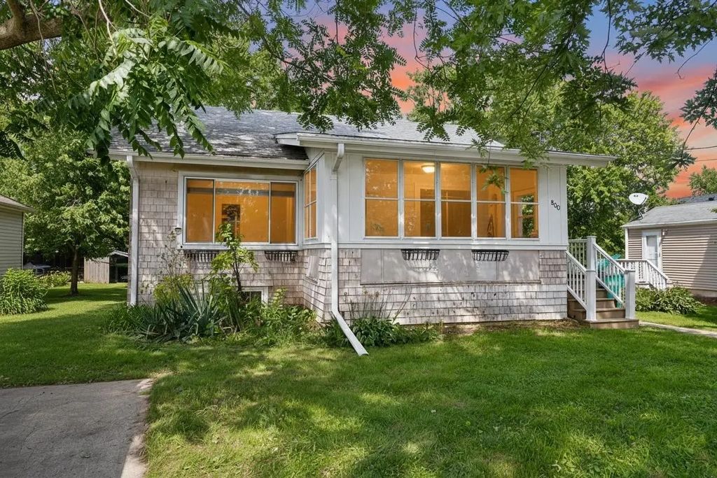 800 9th Ave, Union Grove