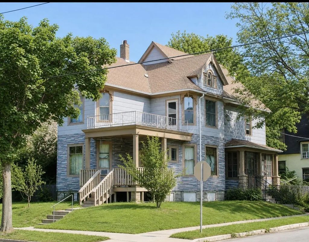 2137 W Pierce St, Milwaukee