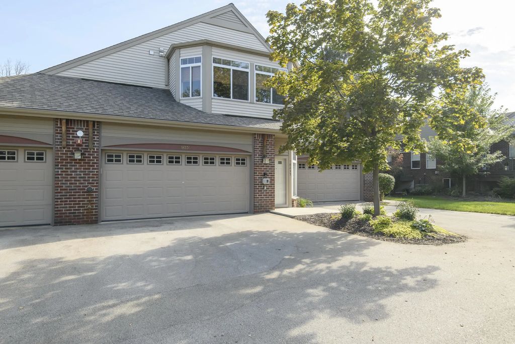 18235 W Wisconsin Ave, Brookfield