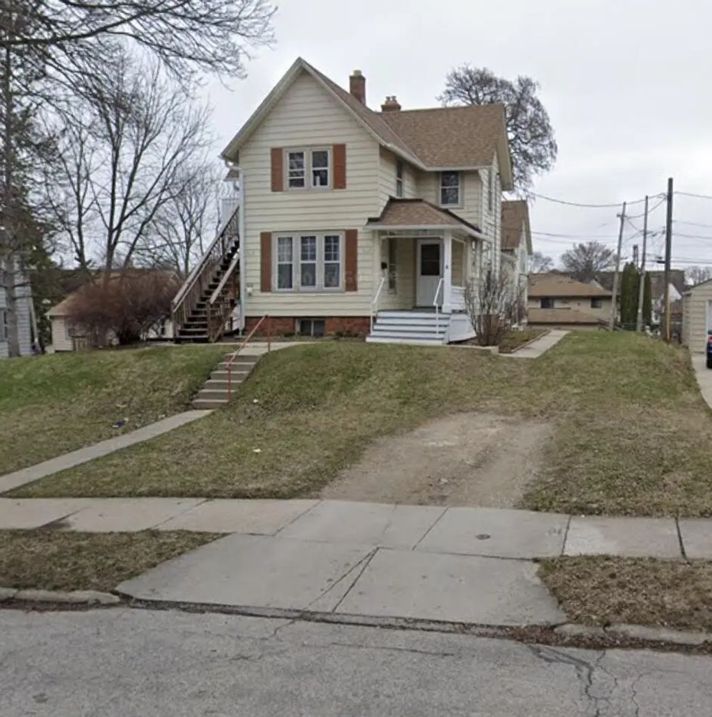 8712-8714 W Mitchell St 8714a, West Allis