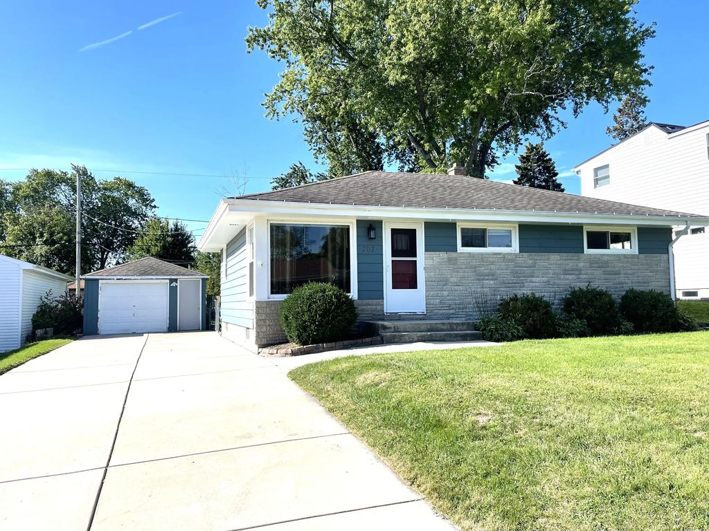 707 Lakeview Ave, South Milwaukee