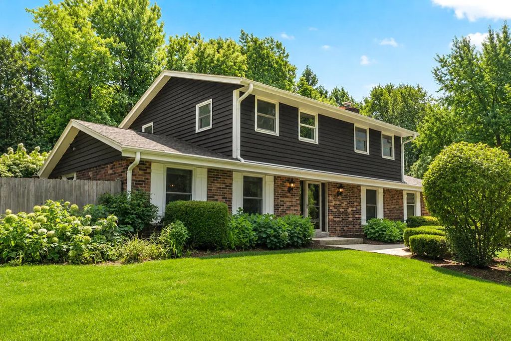 11550 N Meadowbrook Dr, Mequon
