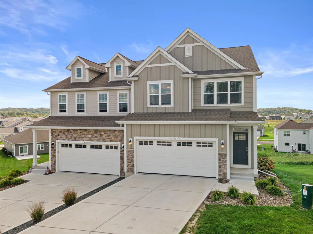 N67w25383 Breckenridge Ct, Sussex