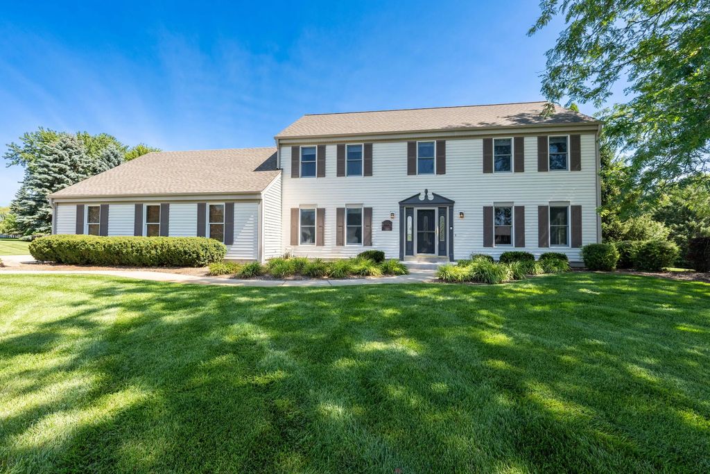 W328n3834 Range Woods Dr, Nashotah