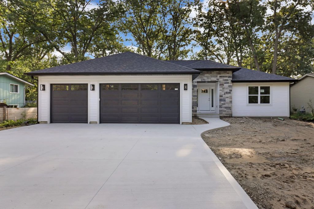 11533 8th Ave, Pleasant Prairie