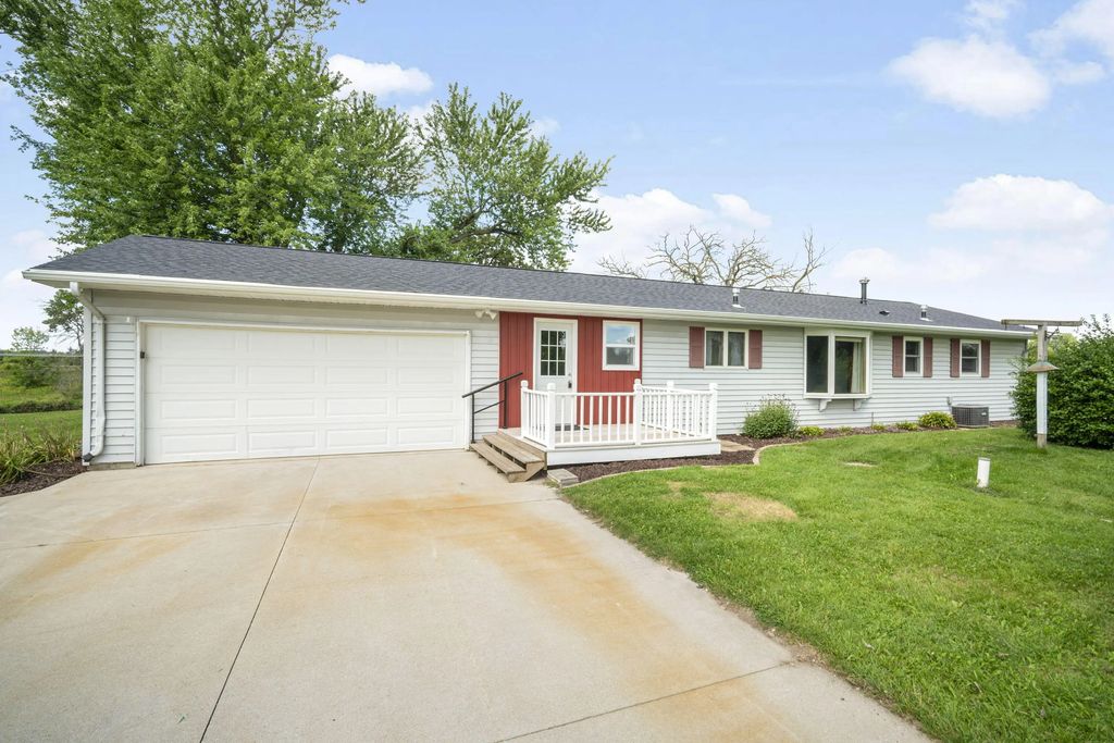 N3486 Guenther Rd, Waupun