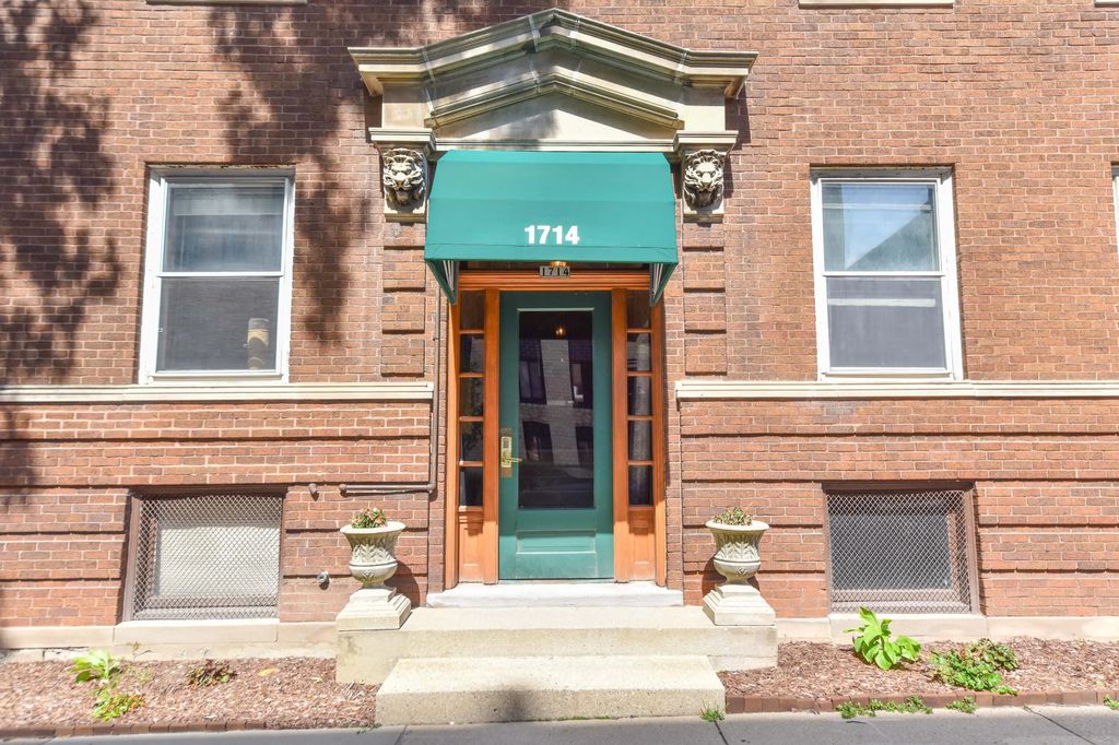 1714 E Kane Pl L, Milwaukee