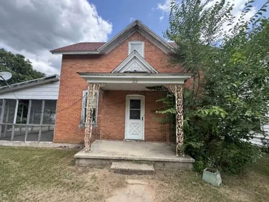 312 N Elm St, Endeavor