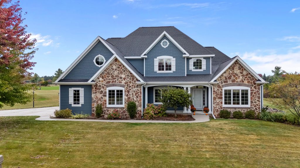 280 Settlers Cir, Sheboygan Falls