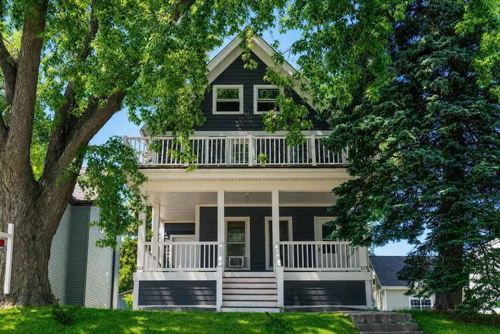 513 N Harrison St, Port Washington