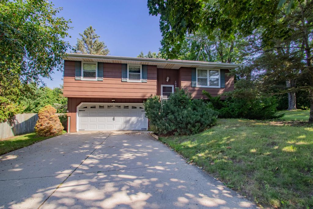 1068 Kiewert St, Watertown