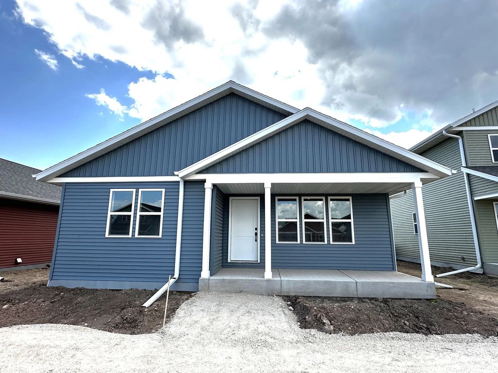 1058 Wipple Way, Sheboygan Falls