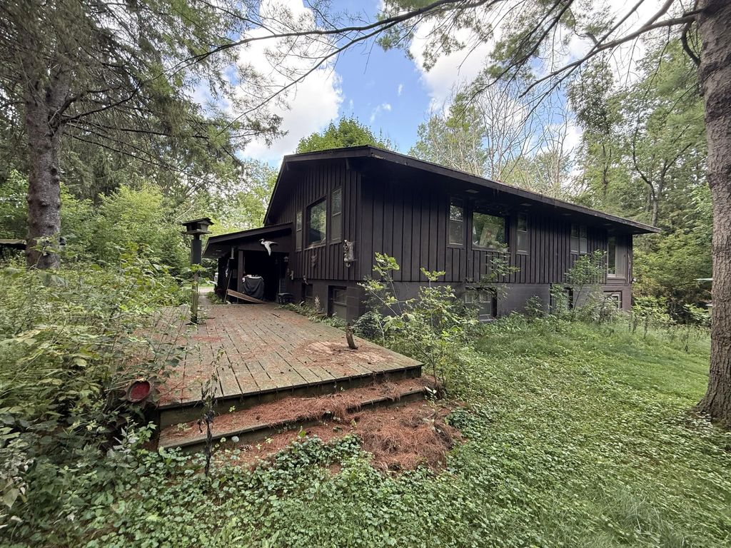 W329n3410 Lakeland Dr, Nashotah