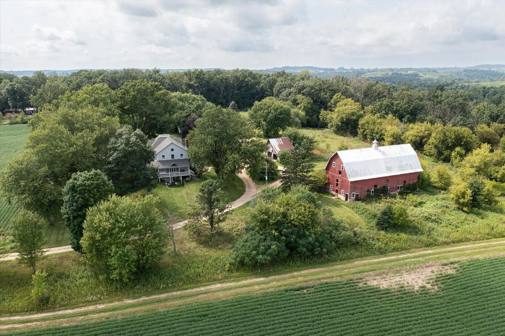E7530 Hinkst Hollow Rd, Franklin