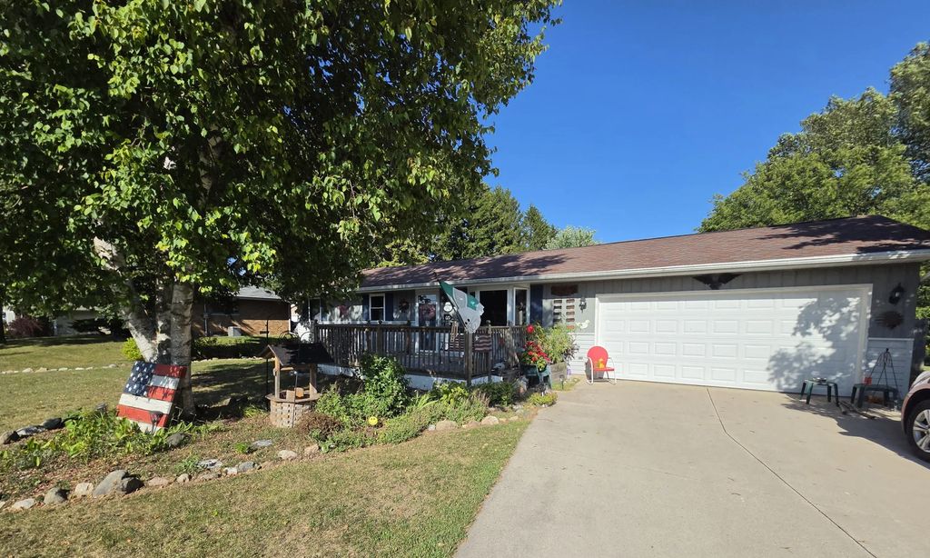 1845 Herman Rd, Manitowoc