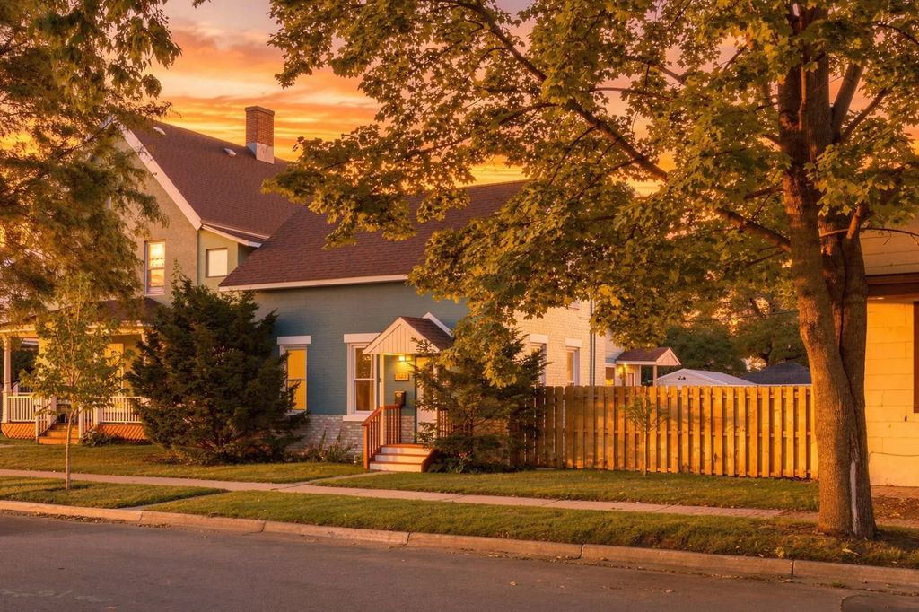 1023 8th St S, La Crosse