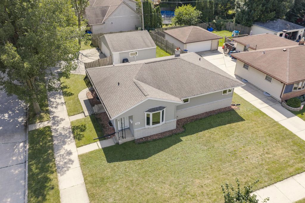 3233 E Henry Ave, Cudahy
