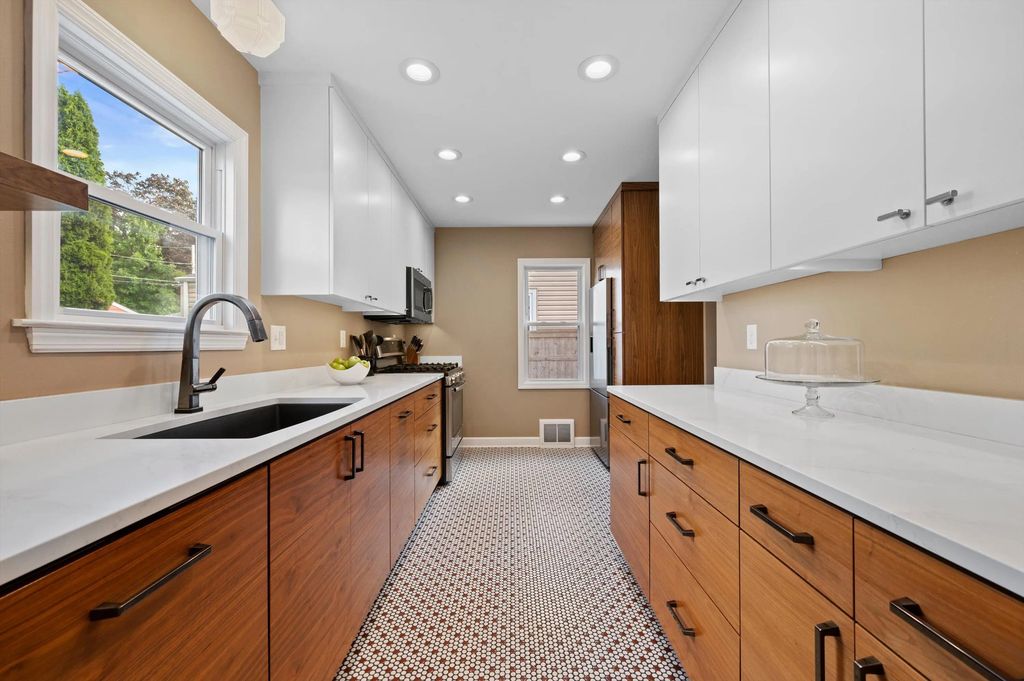 3436 S Adams Ave, Milwaukee
