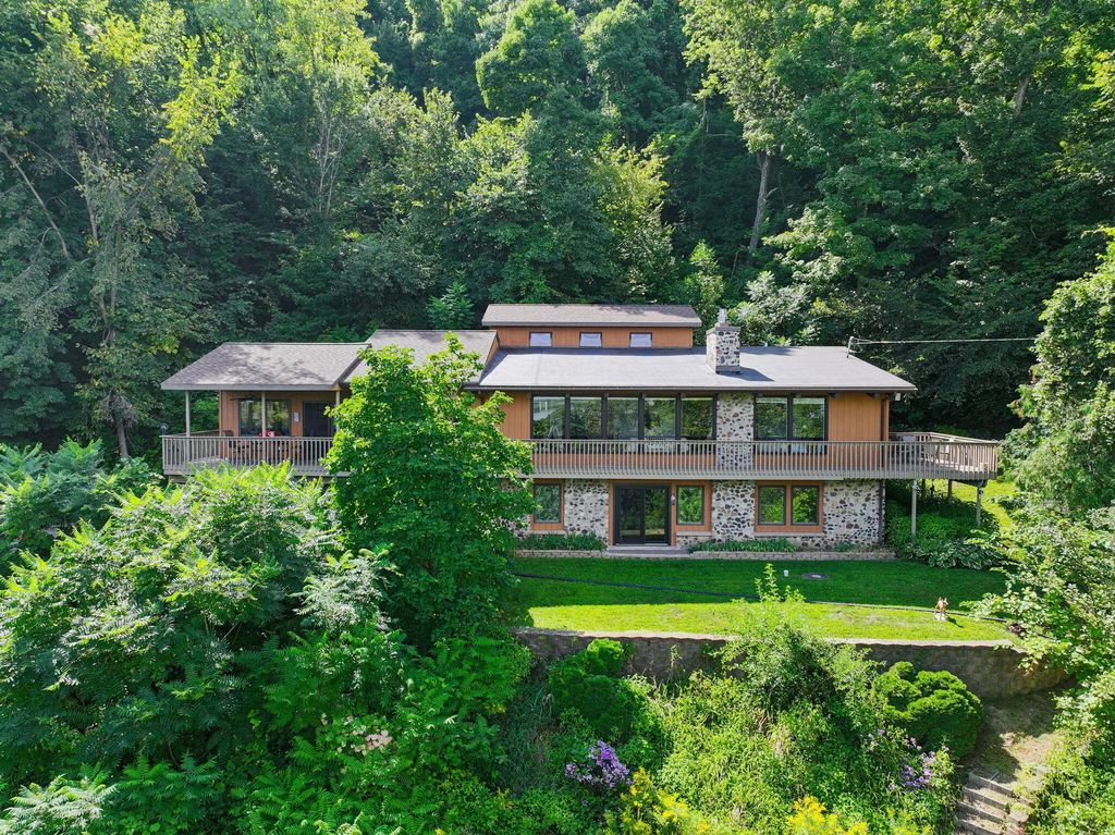 14830 State 26 -, Crooked Creek
