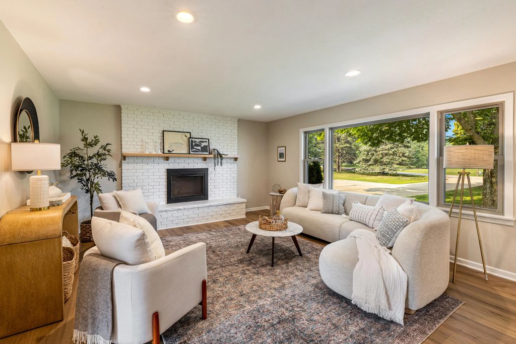 11630 N Riverland Rd, Mequon