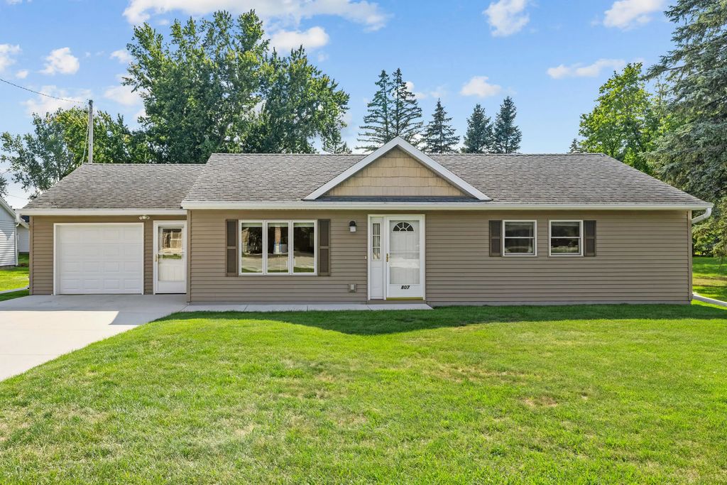807 Madison Ave, Howards Grove
