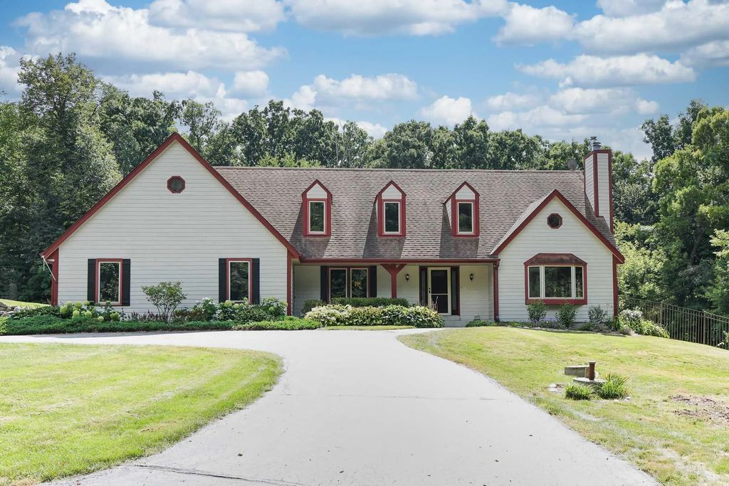 16995 W Small Rd, New Berlin