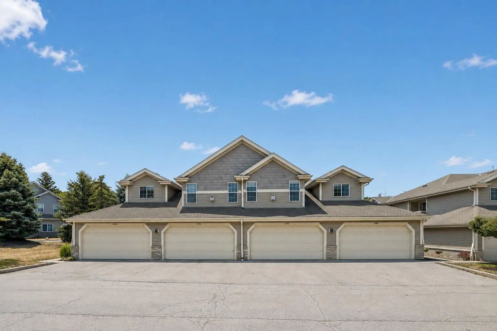 2790 Hidden Dr 134, Saint Francis