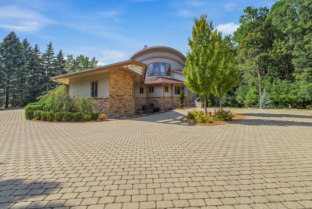 58 Oakridge Ct, Fond Du Lac